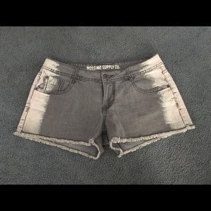 NWOT Gray wash denim shorts